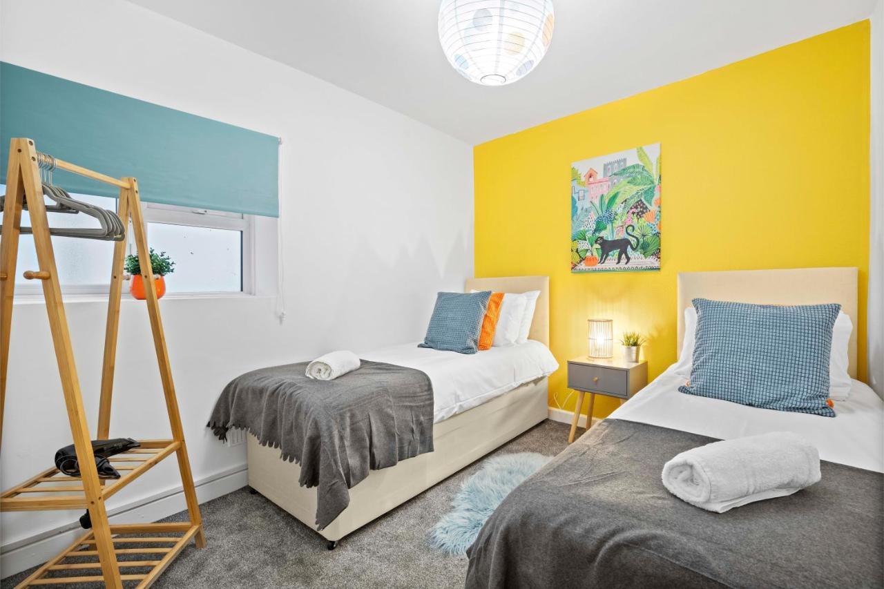 Queens Apartment - By My Getaways - Free Parking For One Car Brighton Exterior foto
